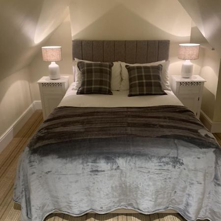 Wilton  Greyhound Inn Wilton מראה חיצוני תמונה