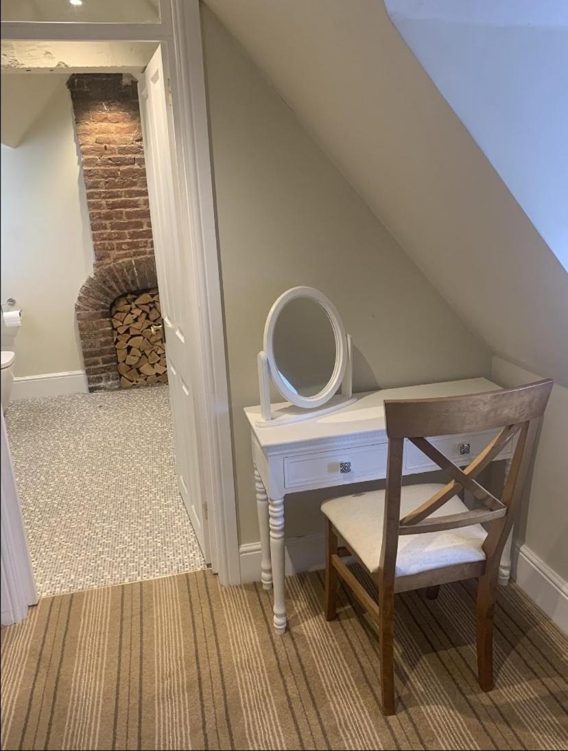 Wilton  Greyhound Inn Wilton מראה חיצוני תמונה