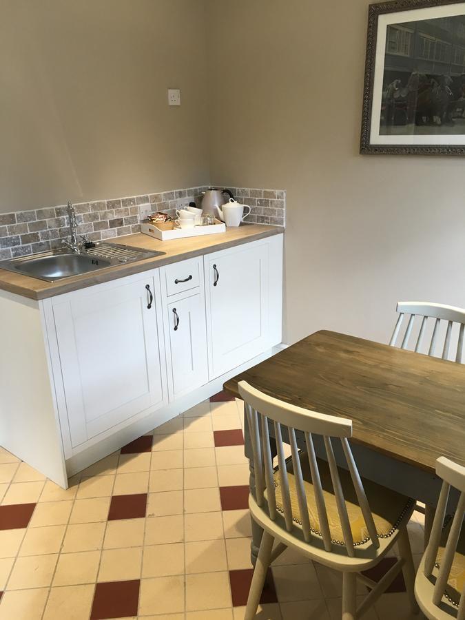 Wilton  Greyhound Inn Wilton מראה חיצוני תמונה