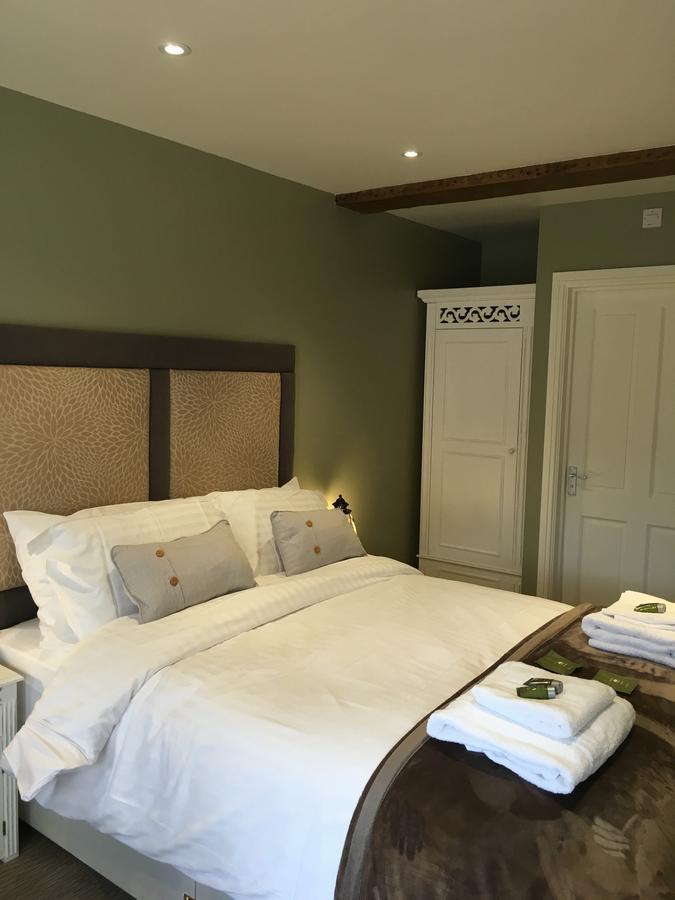 Wilton  Greyhound Inn Wilton מראה חיצוני תמונה