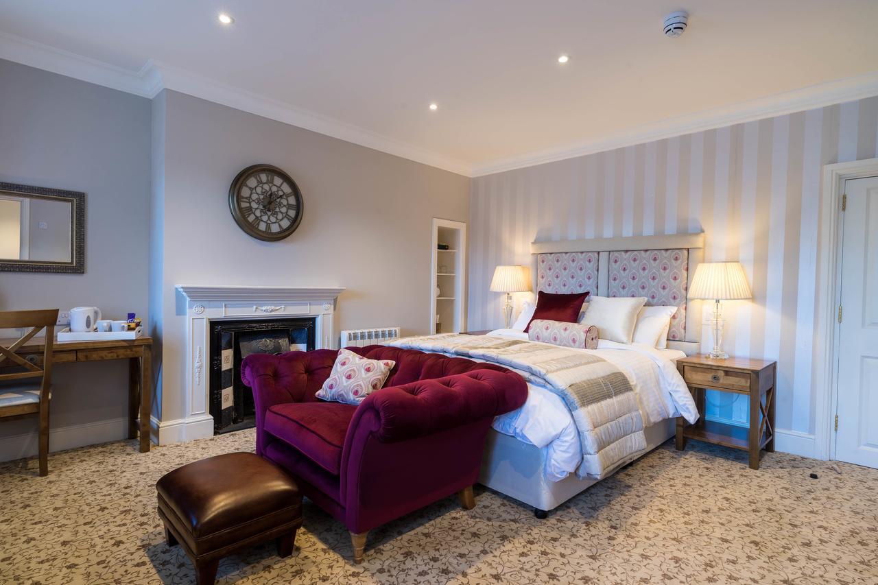 Wilton  Greyhound Inn Wilton מראה חיצוני תמונה