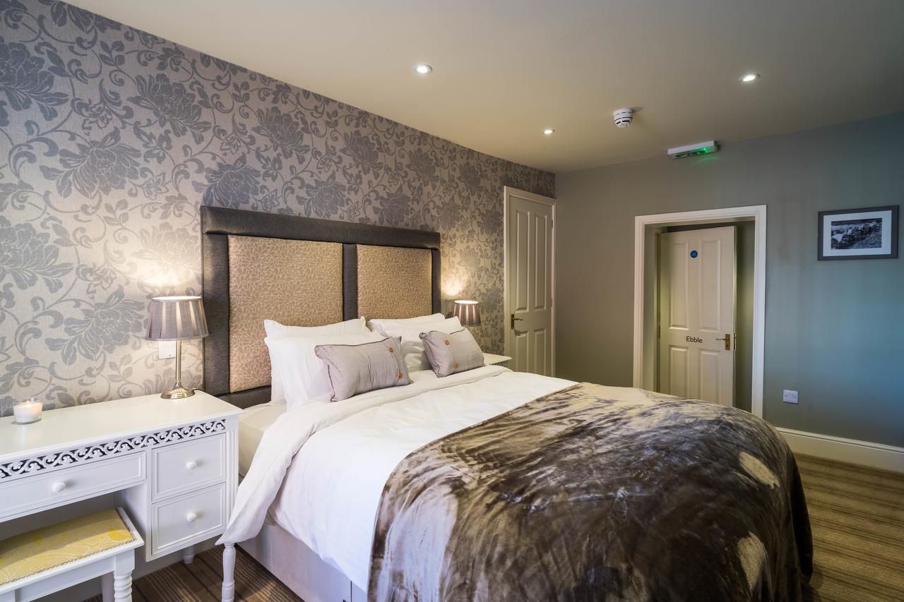 Wilton  Greyhound Inn Wilton מראה חיצוני תמונה
