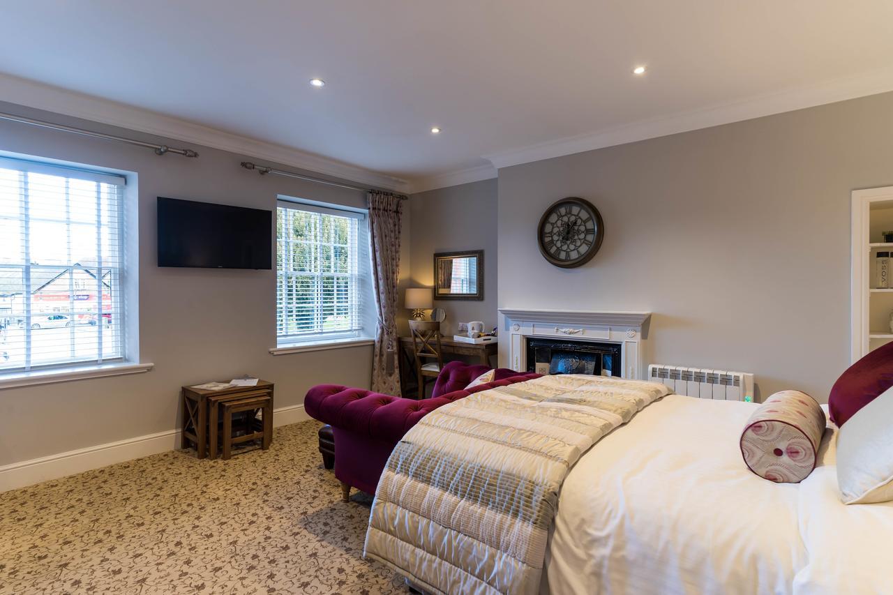 Wilton  Greyhound Inn Wilton מראה חיצוני תמונה