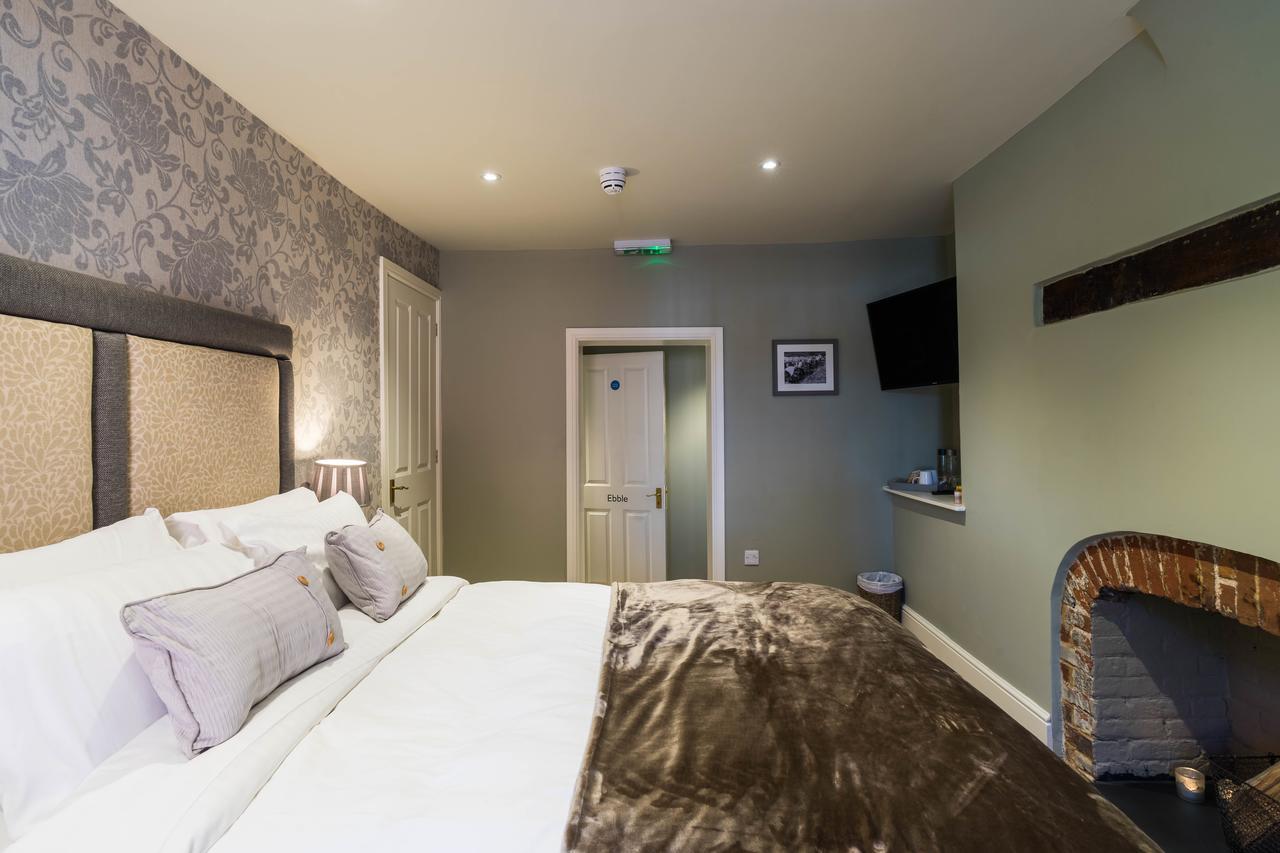 Wilton  Greyhound Inn Wilton מראה חיצוני תמונה