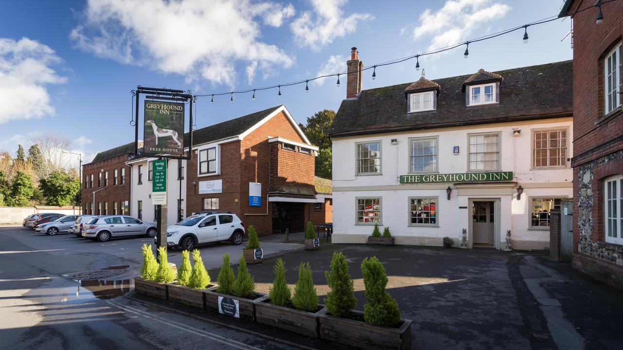 Wilton  Greyhound Inn Wilton מראה חיצוני תמונה
