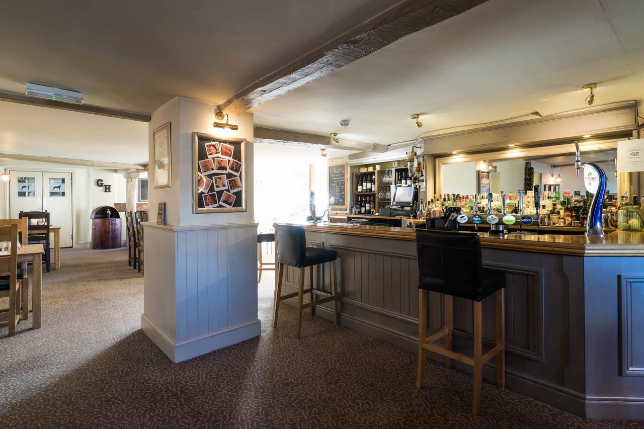 Wilton  Greyhound Inn Wilton מראה חיצוני תמונה