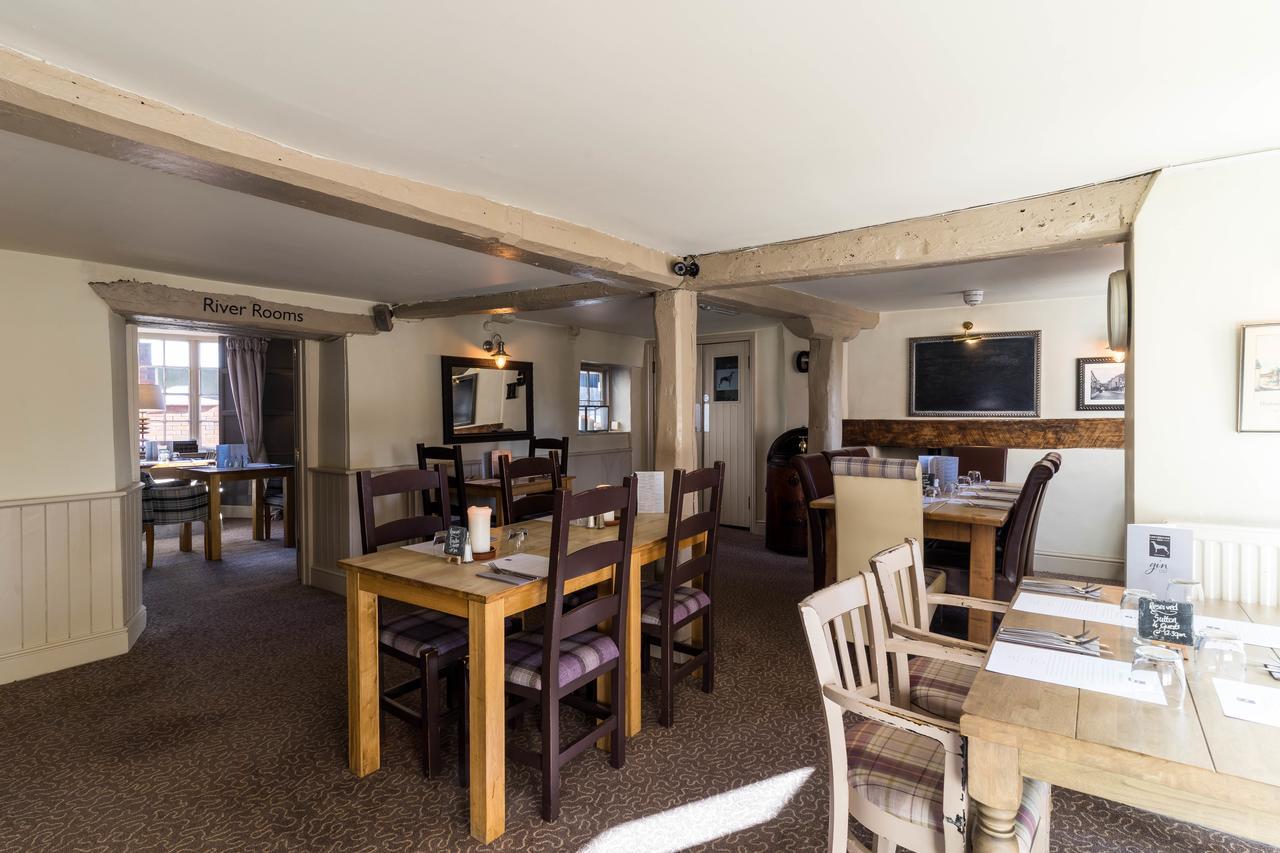 Wilton  Greyhound Inn Wilton מראה חיצוני תמונה