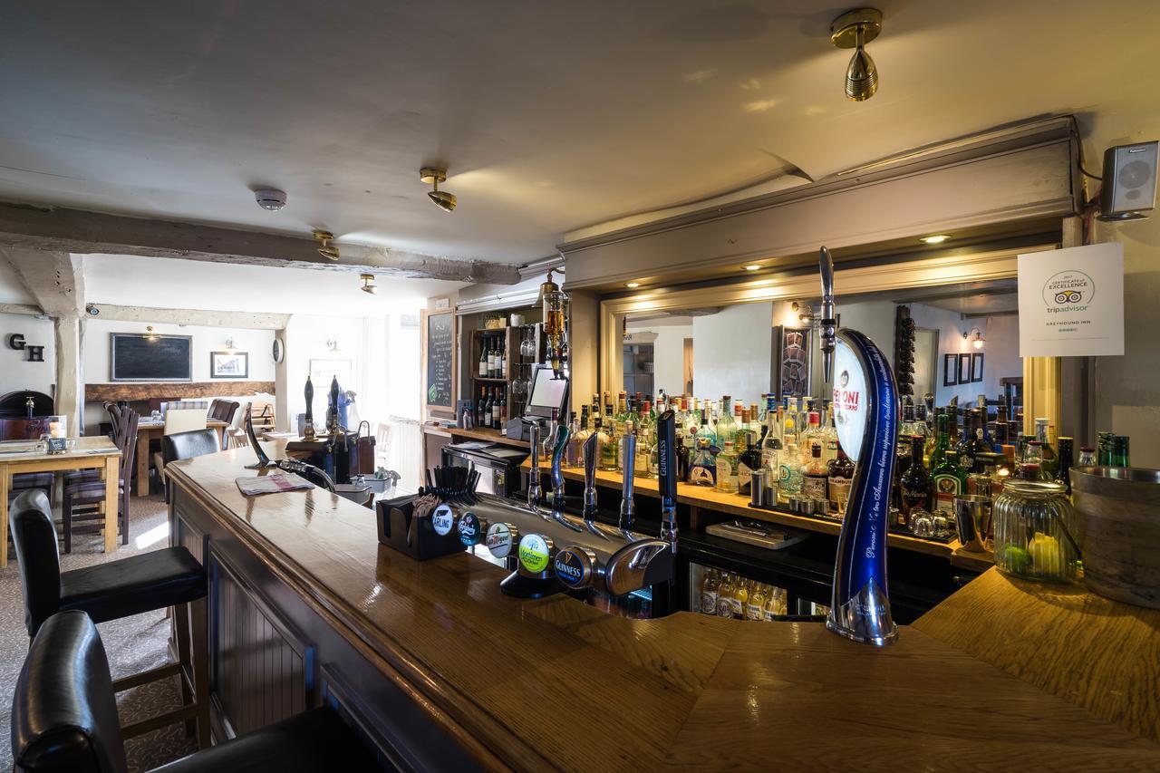 Wilton  Greyhound Inn Wilton מראה חיצוני תמונה
