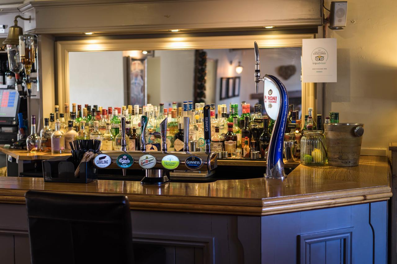 Wilton  Greyhound Inn Wilton מראה חיצוני תמונה