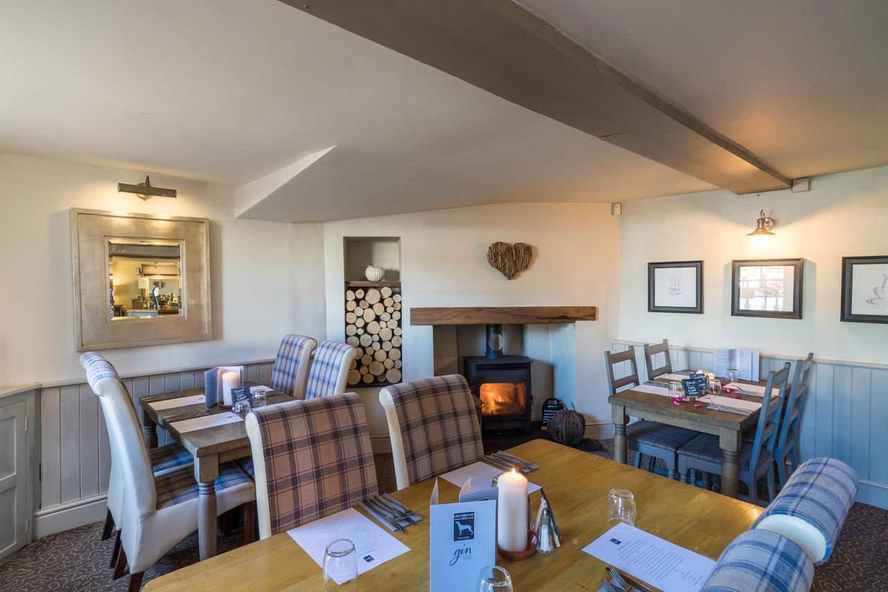 Wilton  Greyhound Inn Wilton מראה חיצוני תמונה