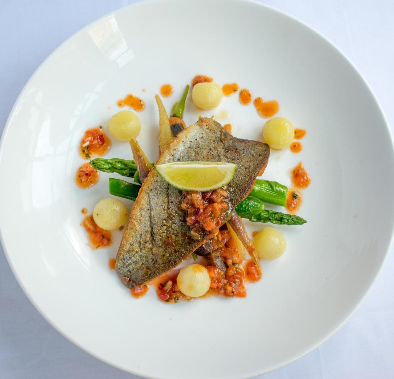 Wilton  Greyhound Inn Wilton מראה חיצוני תמונה